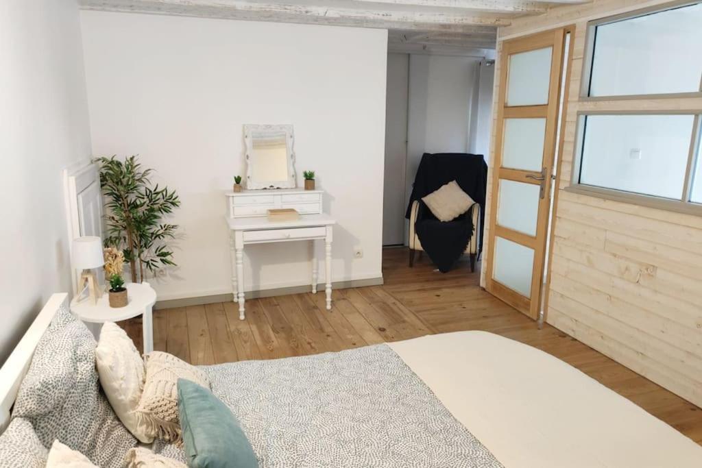 לה מאנש Charmant Duplex En Centre-Ville מראה חיצוני תמונה