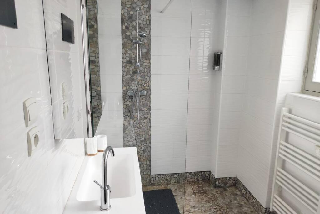 לה מאנש Charmant Duplex En Centre-Ville מראה חיצוני תמונה