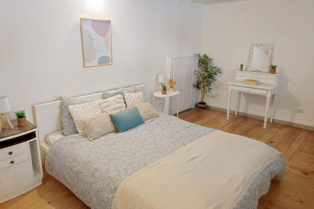 לה מאנש Charmant Duplex En Centre-Ville מראה חיצוני תמונה