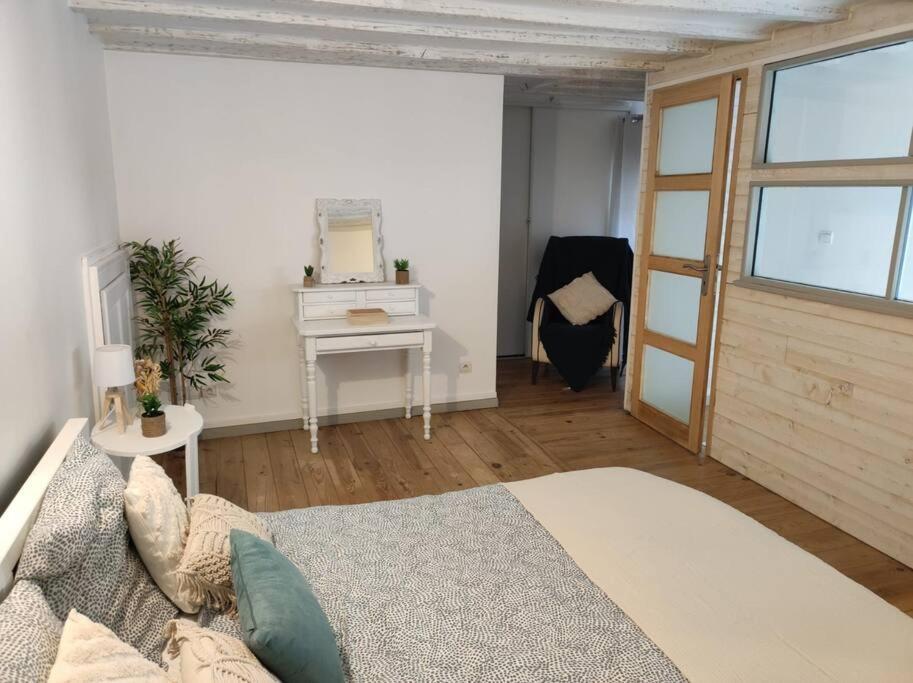 לה מאנש Charmant Duplex En Centre-Ville מראה חיצוני תמונה