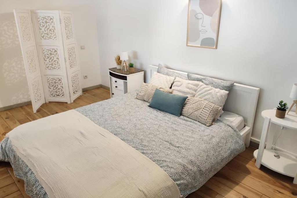לה מאנש Charmant Duplex En Centre-Ville מראה חיצוני תמונה